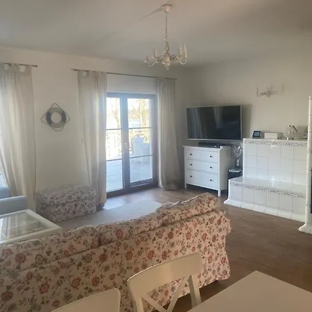 Dom Nad Jeziorem Beldany Ferienhaus Kamień