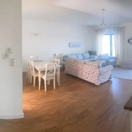 Dom Nad Jeziorem Beldany Ferienhaus Kamień